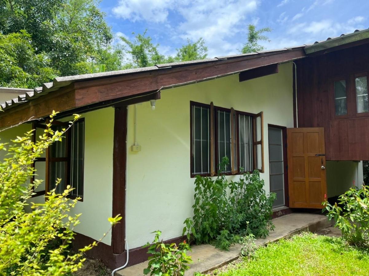Auberge de jeunesse Brown House Chiangdao à Chiang Dao Extérieur photo